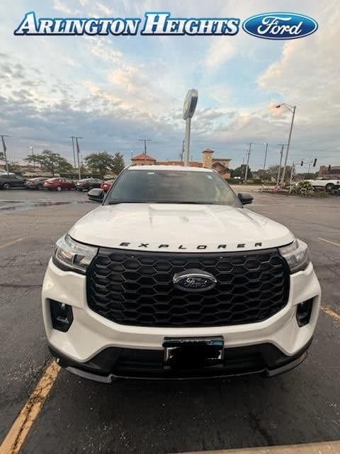 2025 Ford Explorer ST-Line — photo 1 of 12