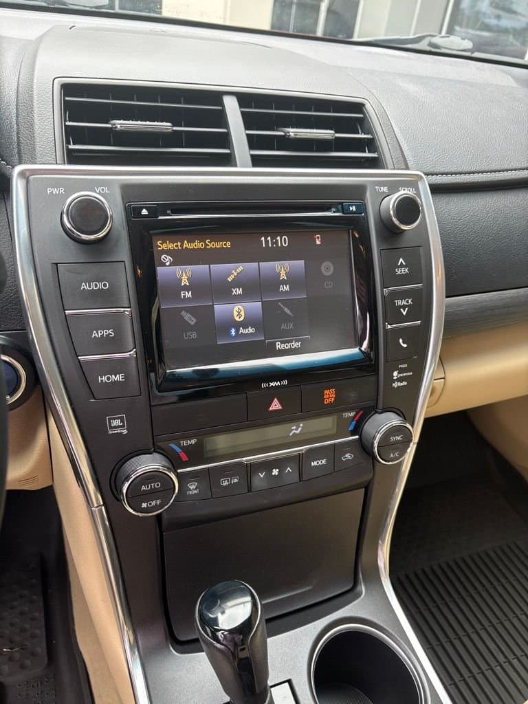 2017 Toyota Camry Hybrid XLE — photo 1 of 6