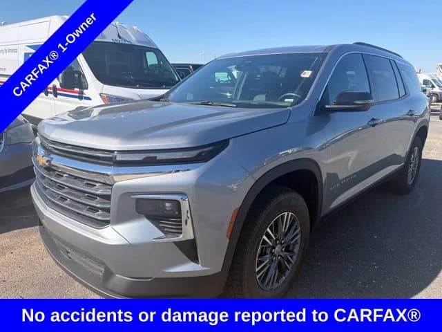 2025 Chevrolet Traverse FWD LT — photo 1 of 7