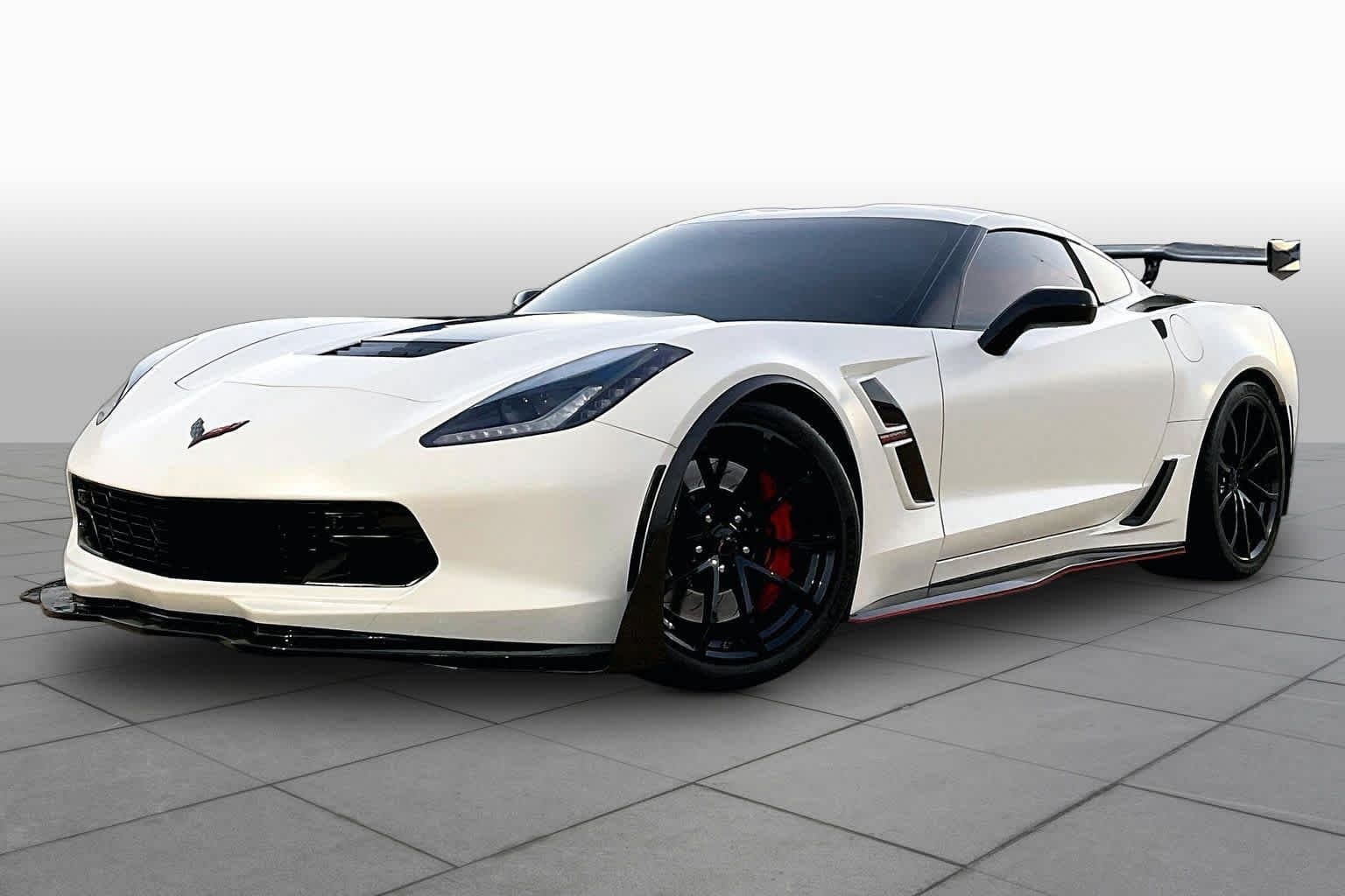 2019 Chevrolet Corvette Grand Sport 2LT — photo 1 of 31