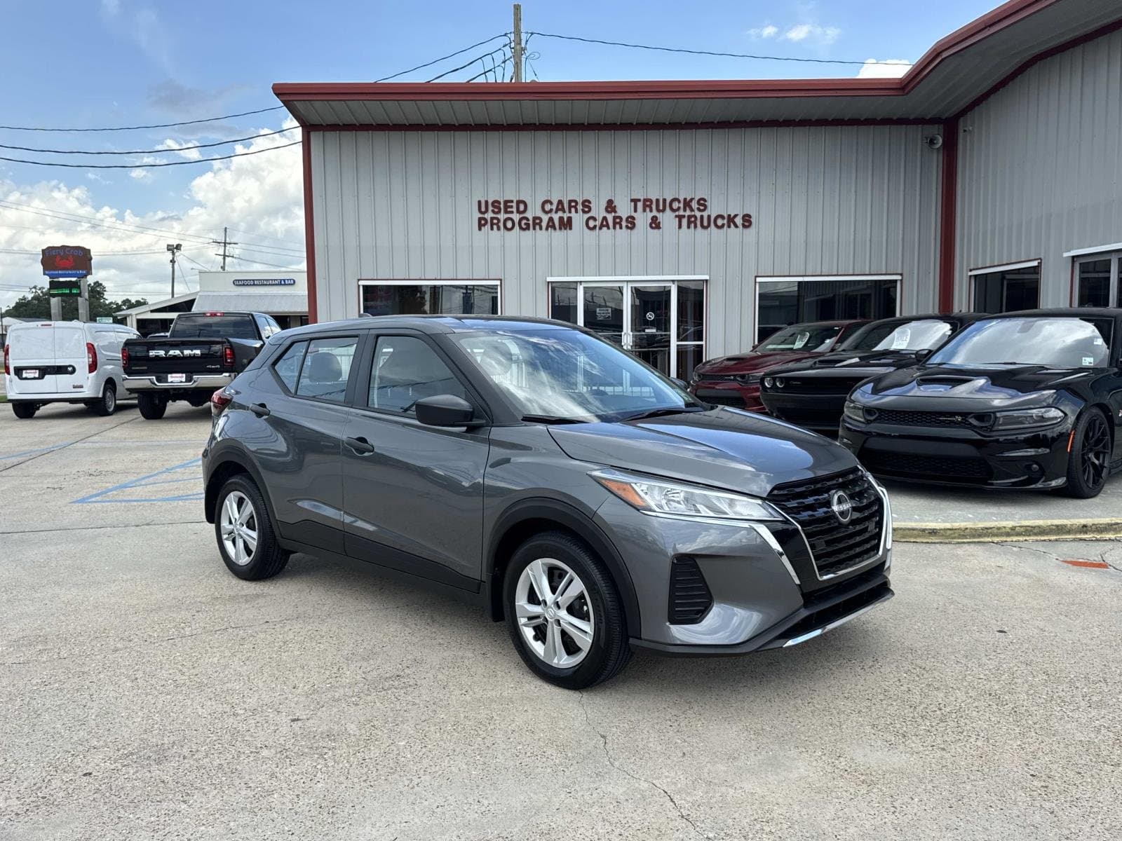 2025 Nissan Kicks Play S — photo 1 of 27