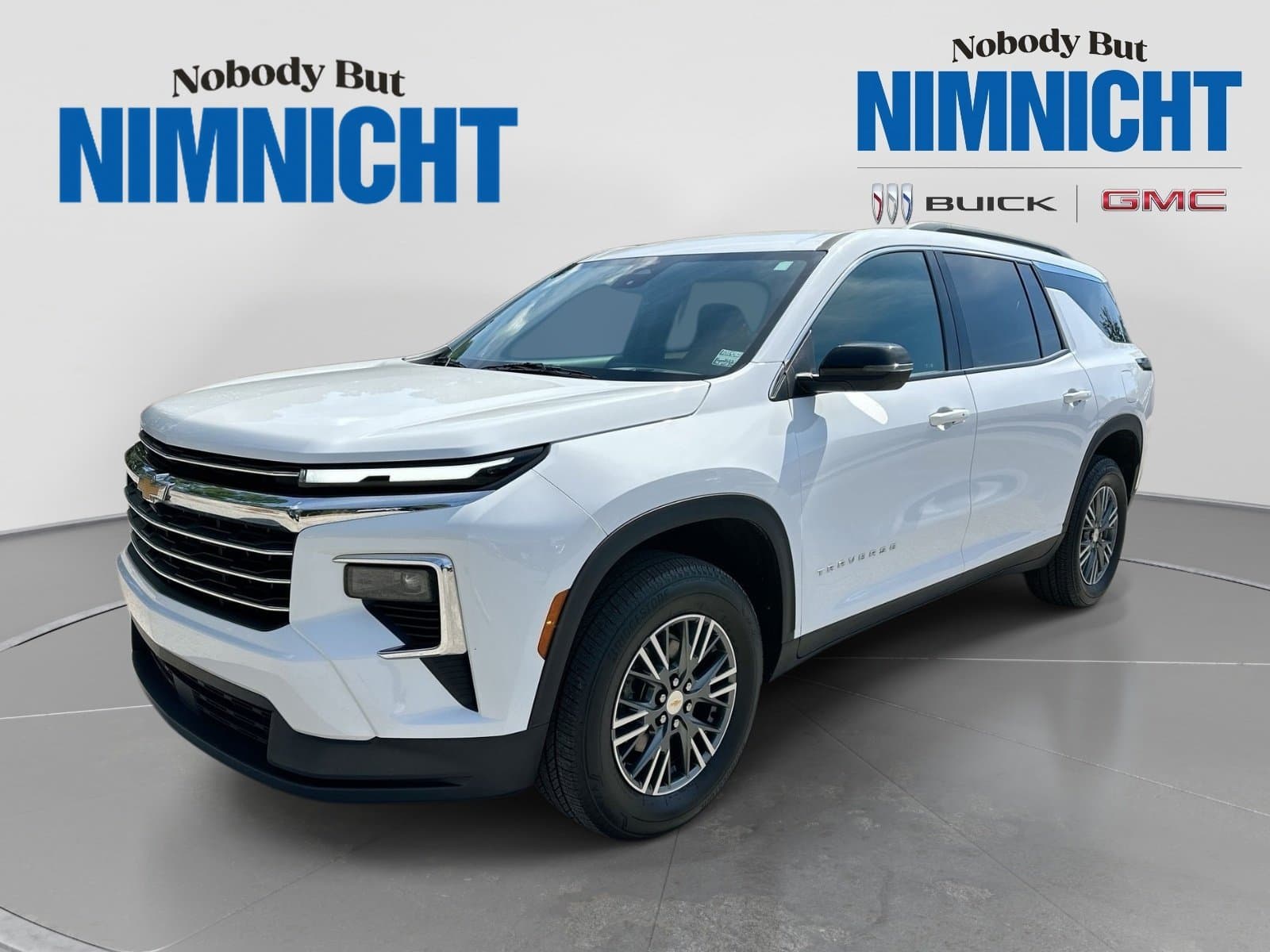 2025 Chevrolet Traverse Base — photo 1 of 34
