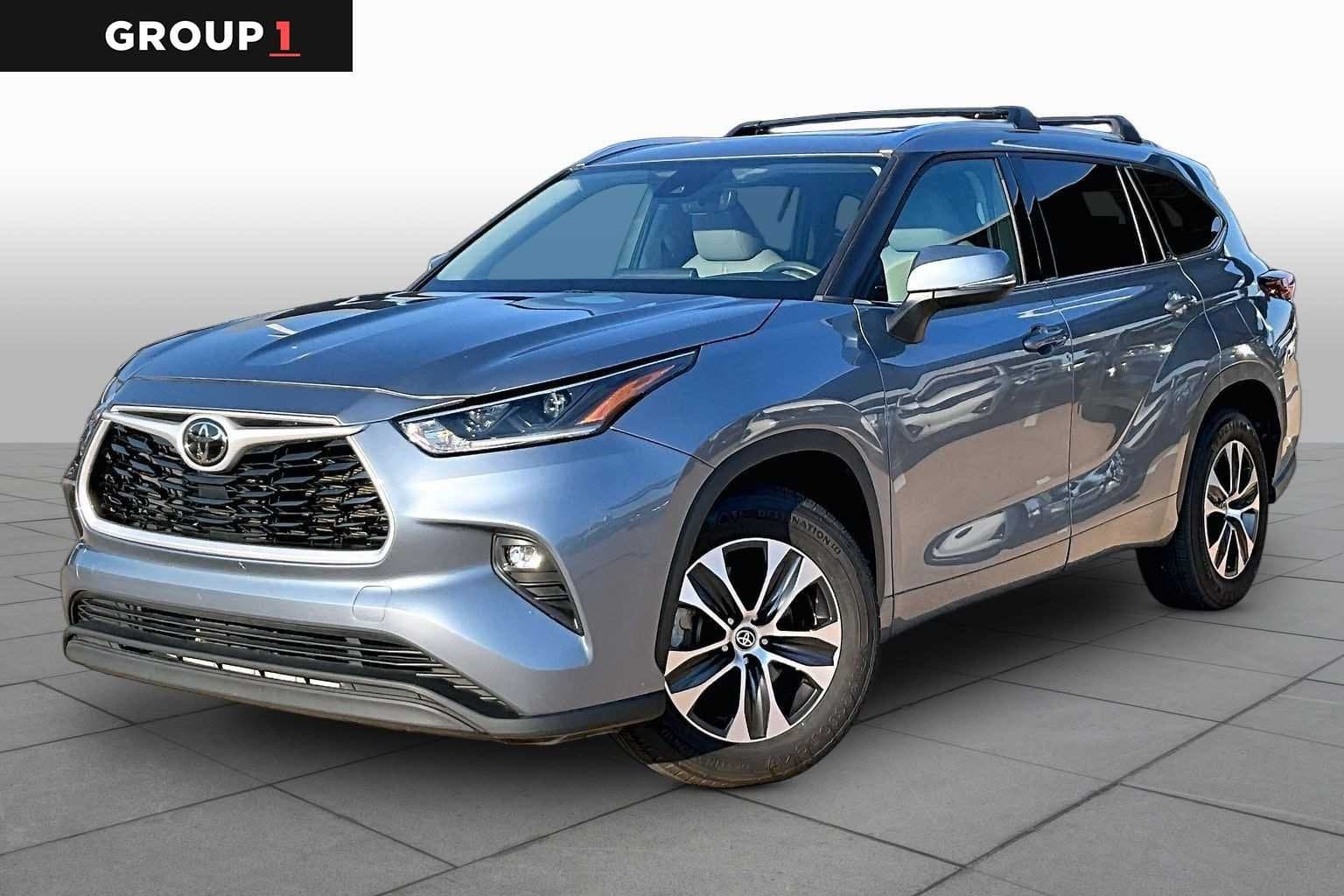 2021 Toyota Highlander XLE — photo 1 of 30