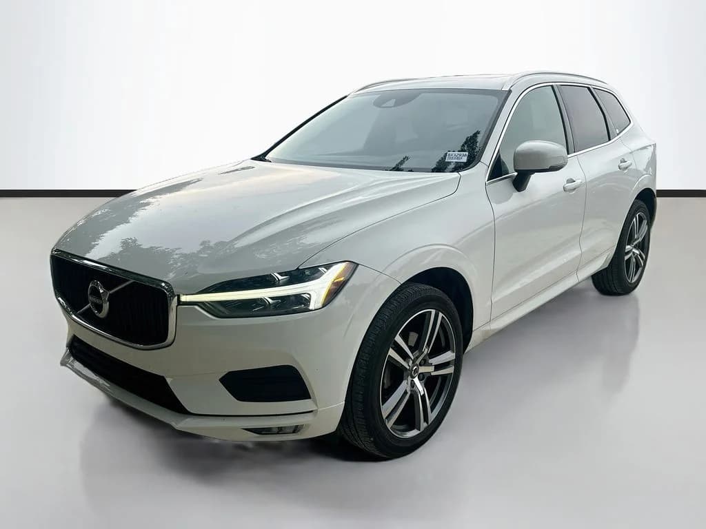 2021 Volvo XC60 T5 Momentum — photo 1 of 32