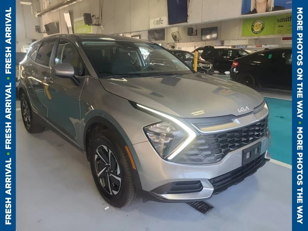 2023 Kia Sportage Hybrid LX — photo 1 of 10