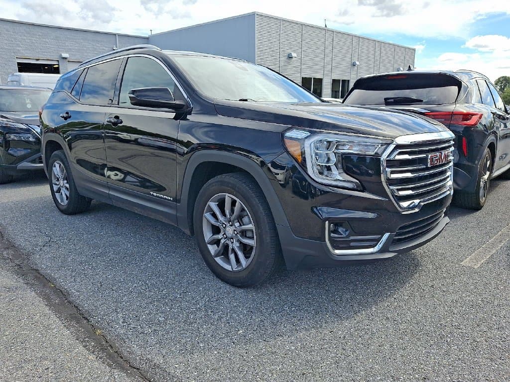 2022 GMC Terrain SLT — photo 1 of 20