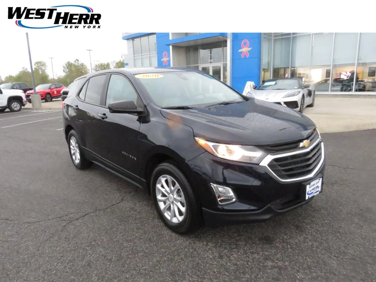 2020 Chevrolet Equinox LS — photo 1 of 34