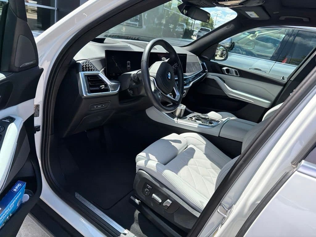 2025 BMW X5 xDrive40i — photo 1 of 2