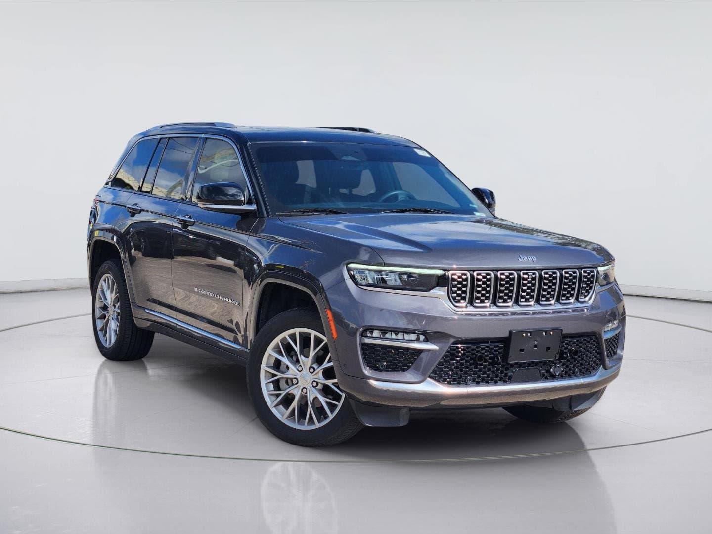 2024 Jeep Grand Cherokee Summit — photo 1 of 33