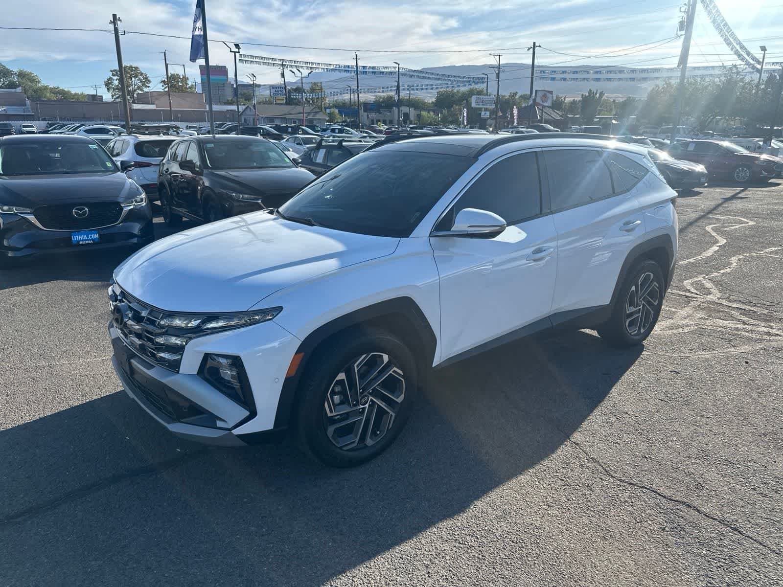 2025 Hyundai Tucson Hybrid Limited — photo 1 of 21