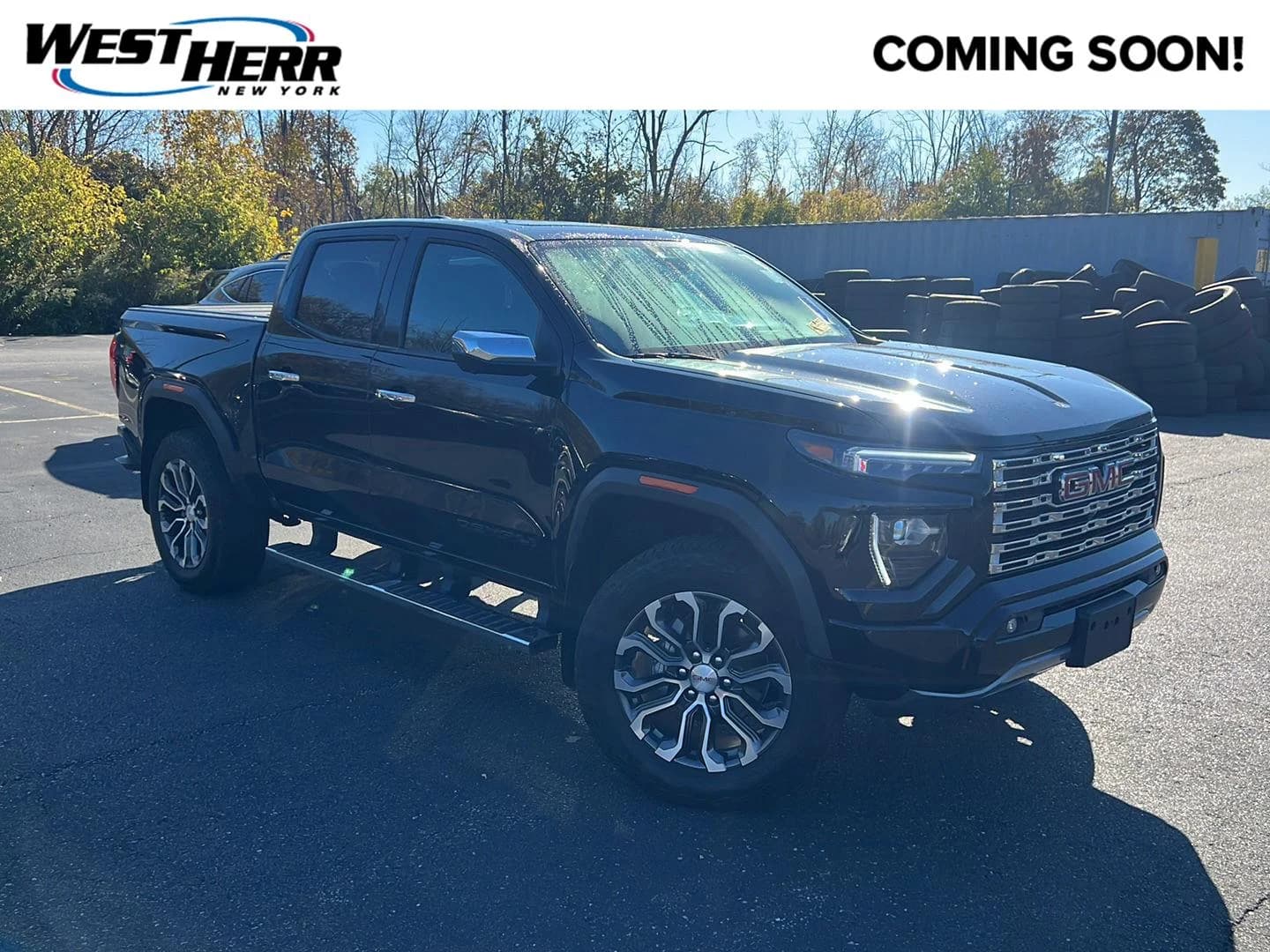 2025 GMC Canyon 4WD Denali — photo 1 of 8