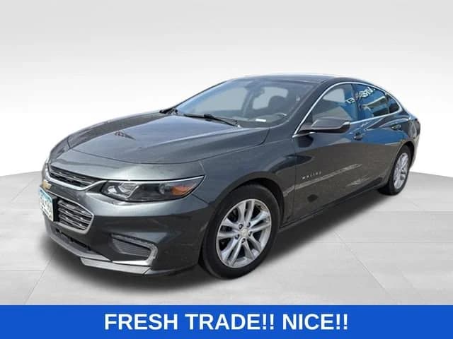 2017 Chevrolet Malibu LT — photo 1 of 5