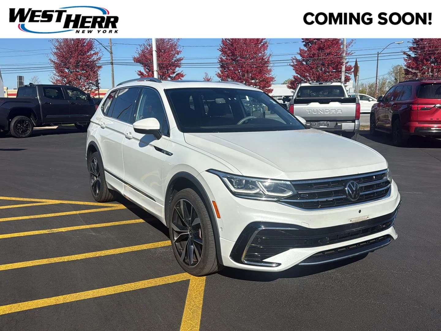 2022 Volkswagen Tiguan SEL R-Line — photo 1 of 14