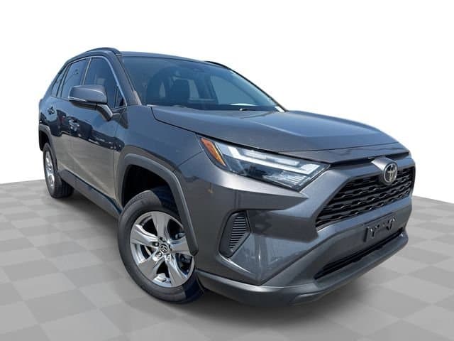 2022 Toyota RAV4 XLE — photo 1 of 33