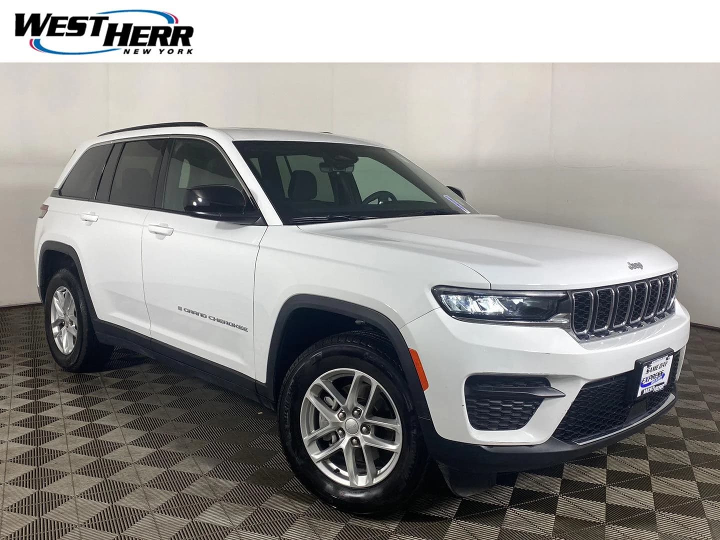 2026 Jeep Grand Cherokee Laredo X — photo 1 of 29
