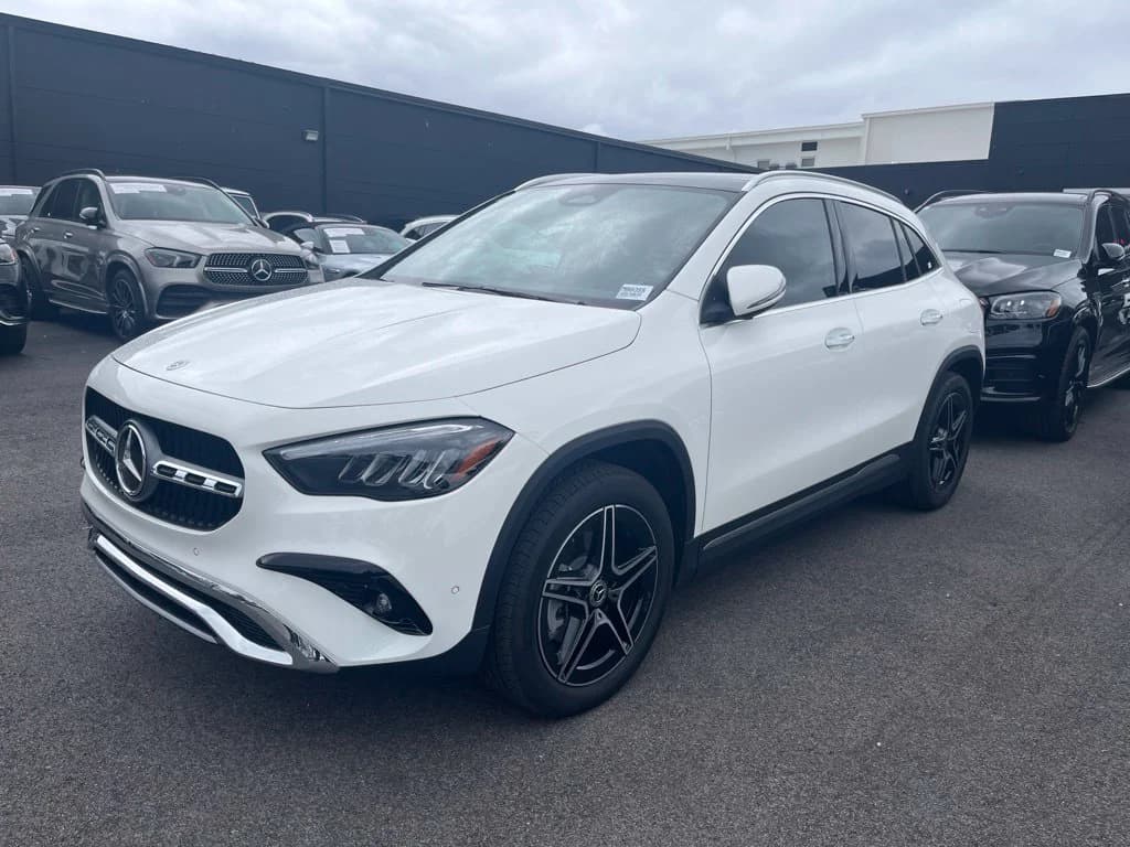 2026 Mercedes-Benz GLA GLA 250 — photo 1 of 8