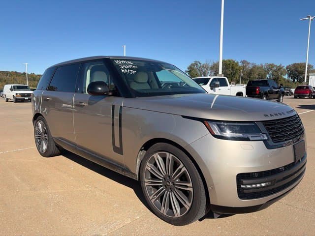 2024 Land Rover Range Rover SE — photo 1 of 25
