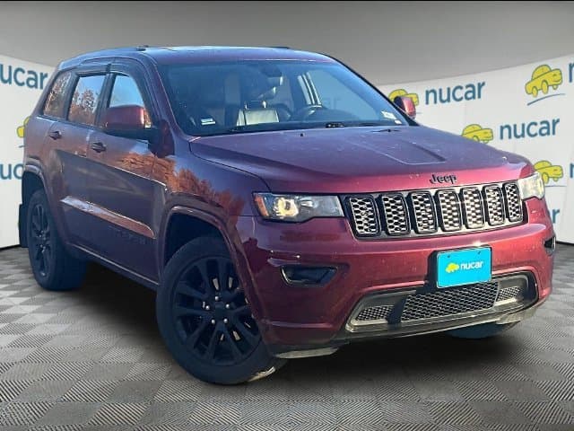 2019 Jeep Grand Cherokee Altitude — photo 1 of 9