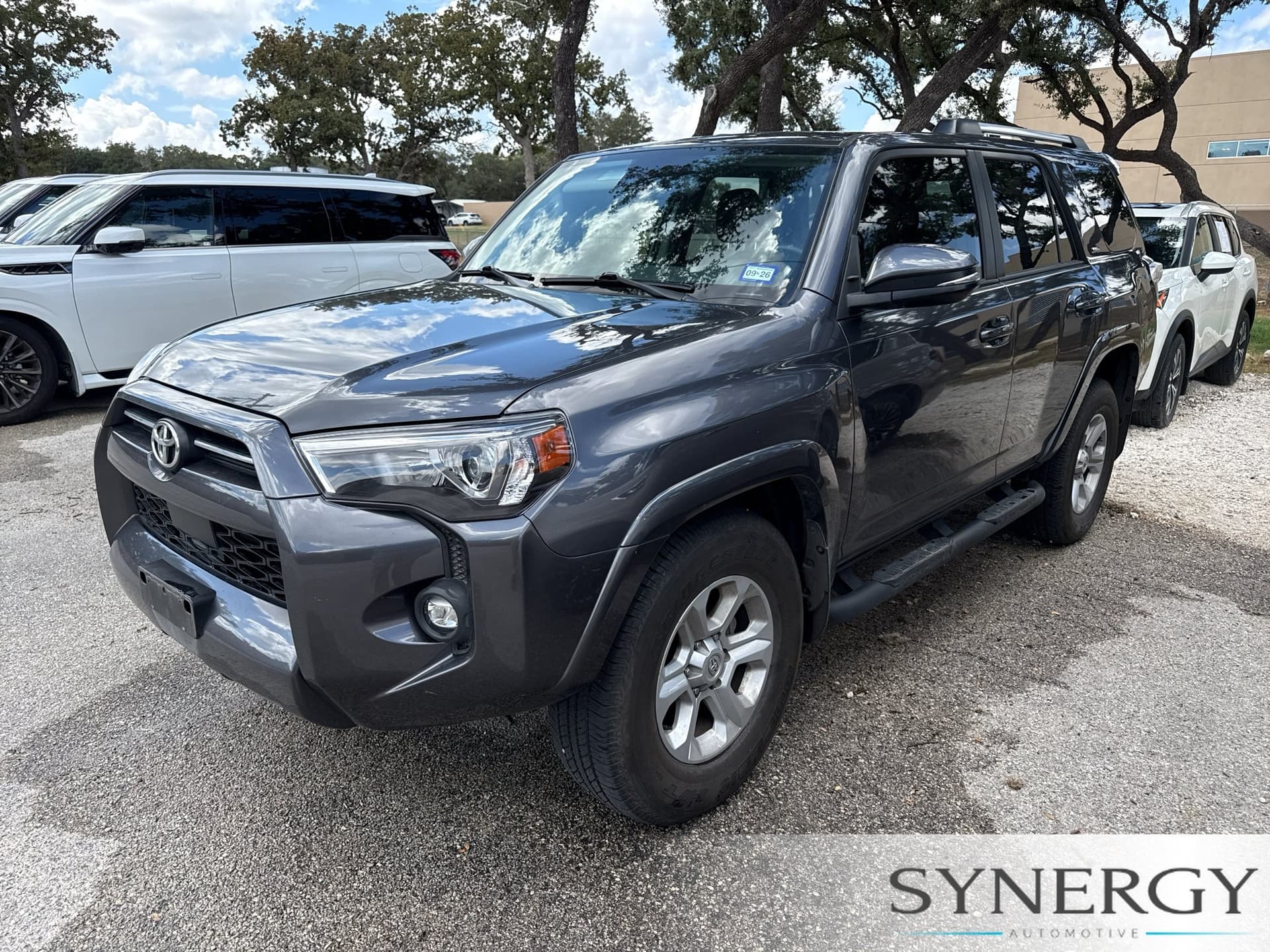 2023 Toyota 4Runner SR5 Premium — photo 1 of 3