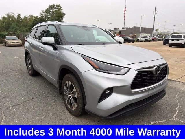 2021 Toyota Highlander XLE — photo 1 of 11