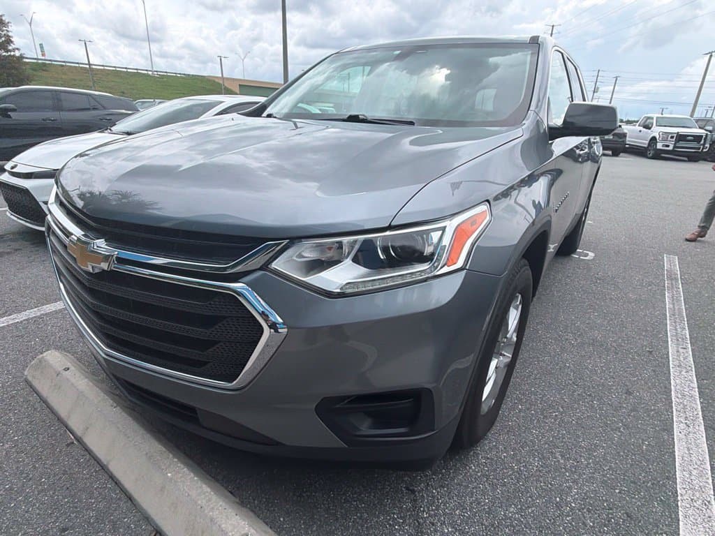 2020 Chevrolet Traverse LS — photo 1 of 7