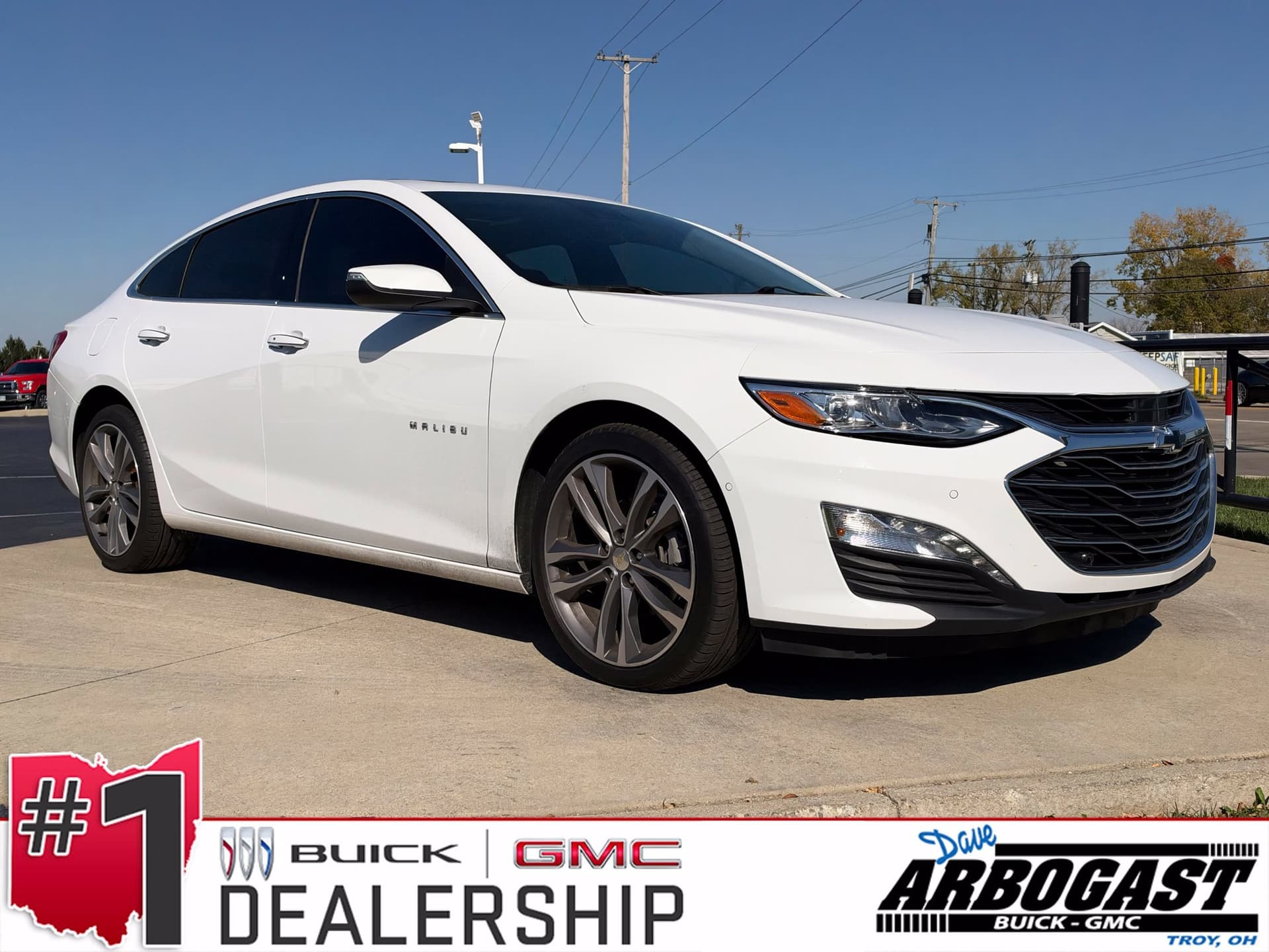 2022 Chevrolet Malibu Premier — photo 1 of 14