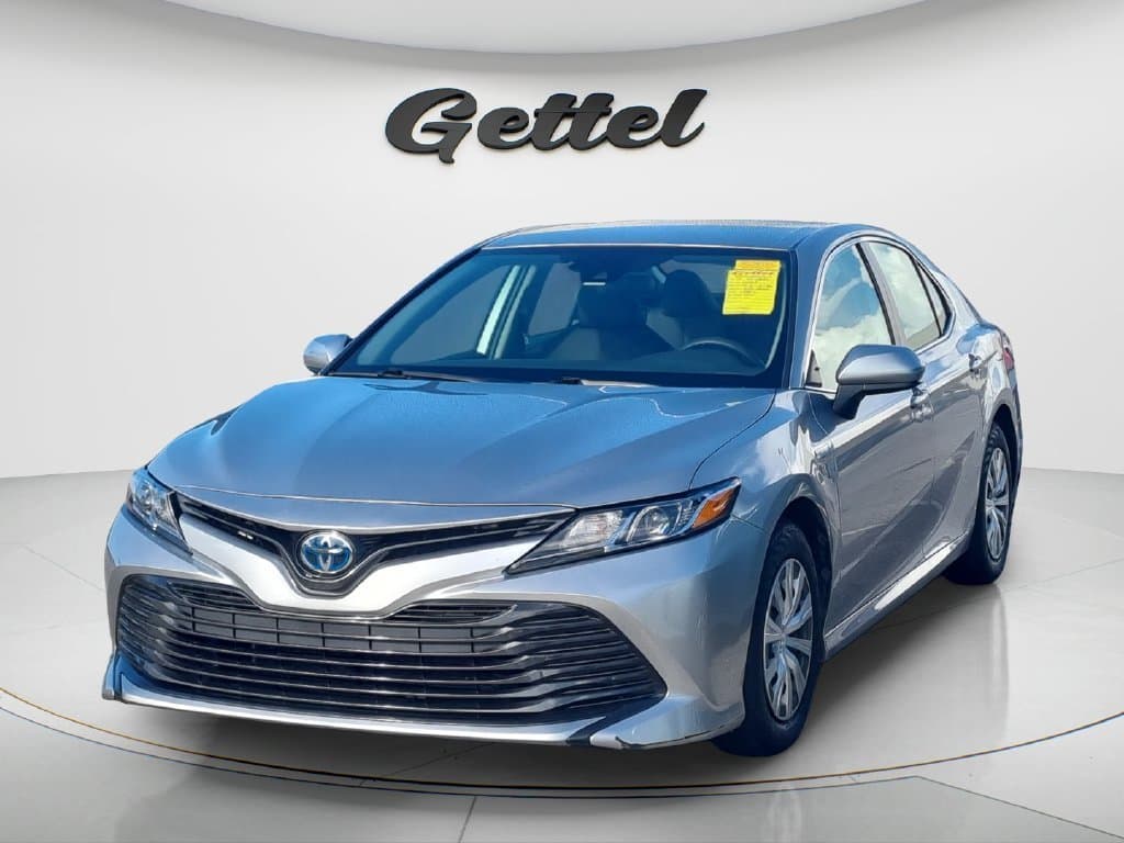 2019 Toyota Camry Hybrid LE — photo 1 of 12