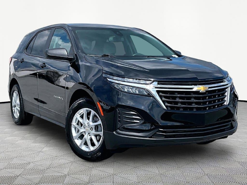 2024 Chevrolet Equinox LS — photo 1 of 31