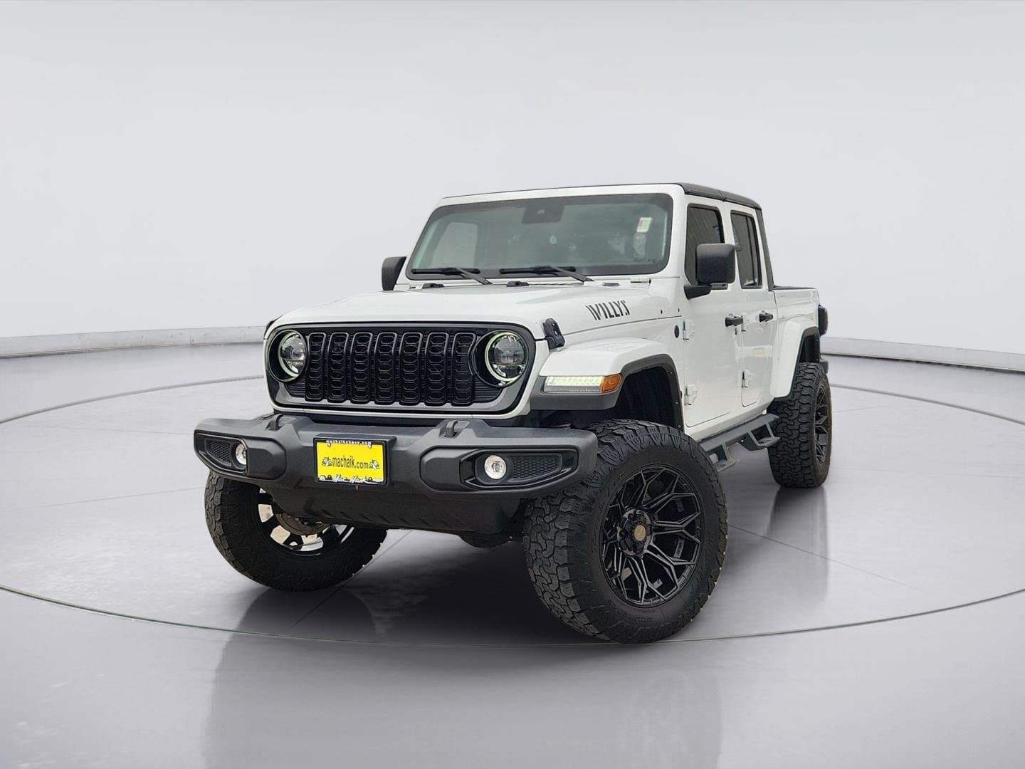 2024 Jeep Gladiator Willys — photo 1 of 32