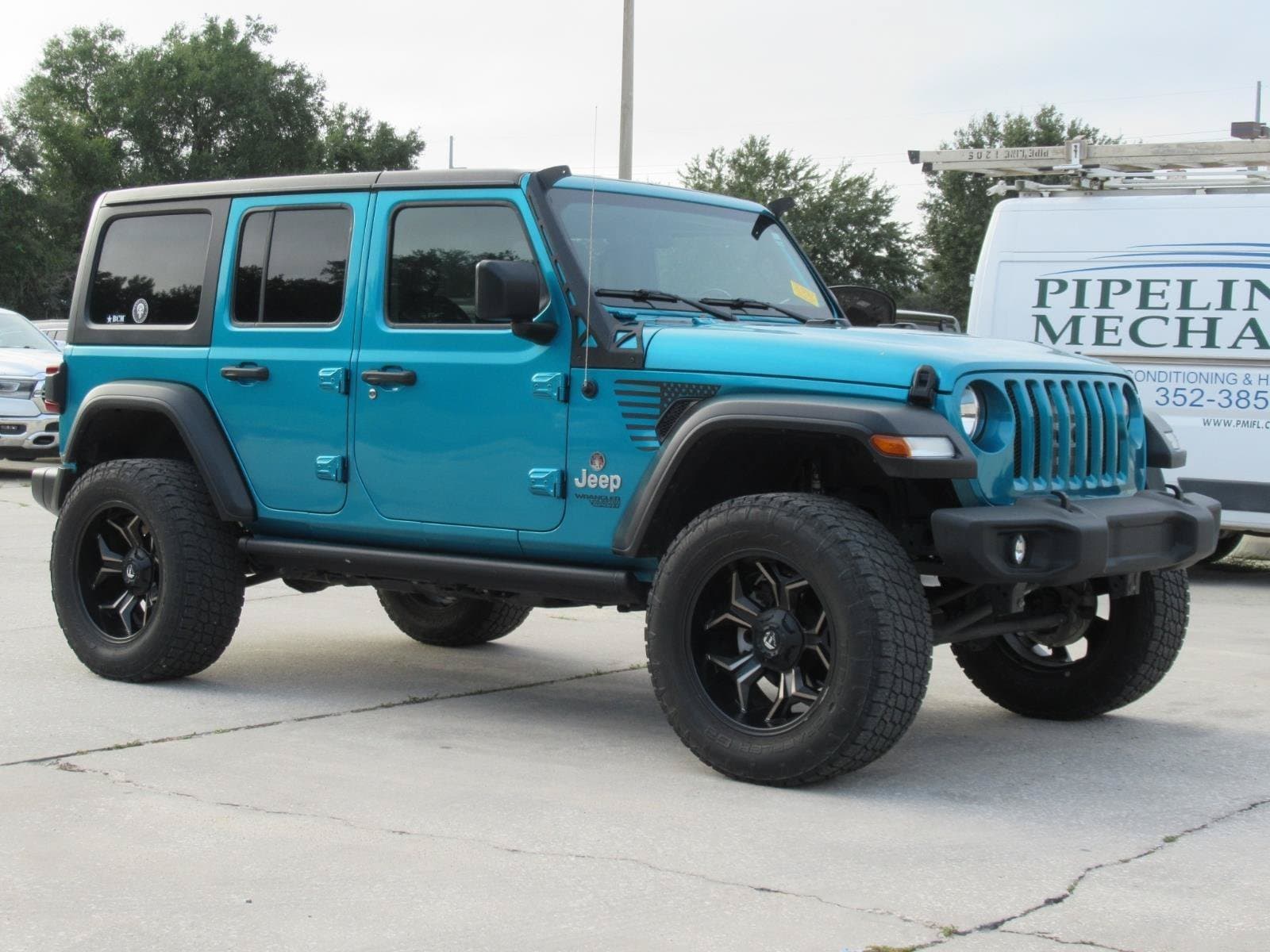 2020 Jeep Wrangler Base — photo 1 of 5
