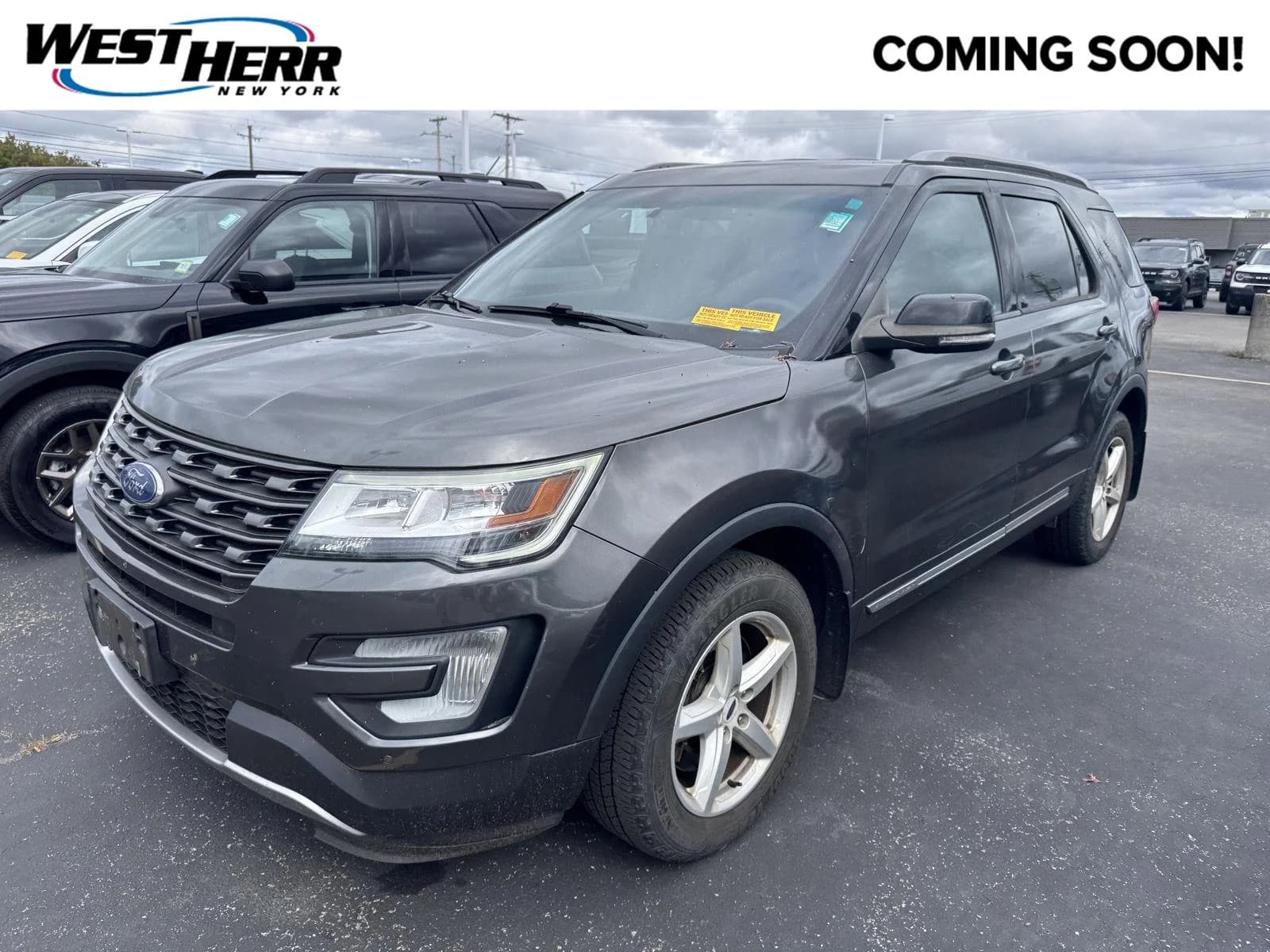 2017 Ford Explorer XLT — photo 1 of 20