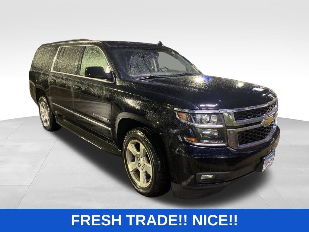 2016 Chevrolet Suburban LT — photo 1 of 4