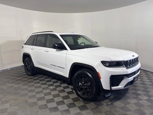 2026 Jeep Grand Cherokee Altitude — photo 1 of 29