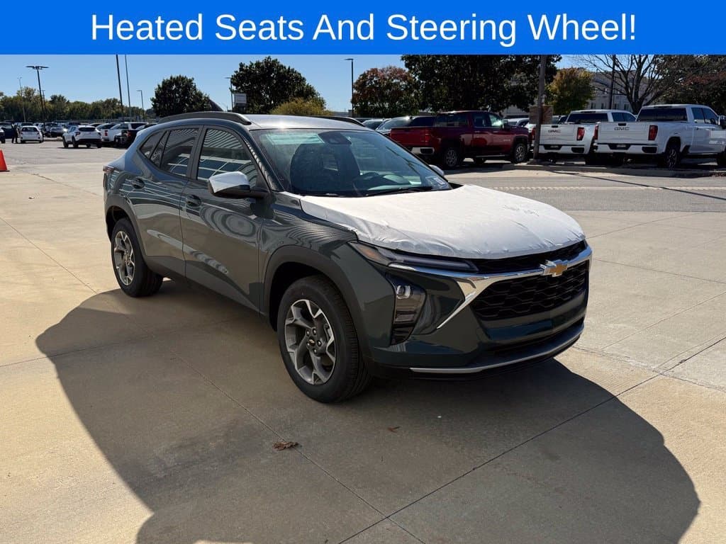 2026 Chevrolet Trax LT — photo 1 of 10
