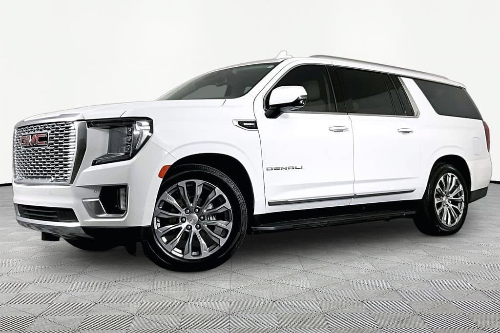 2024 GMC Yukon XL Denali — photo 1 of 32