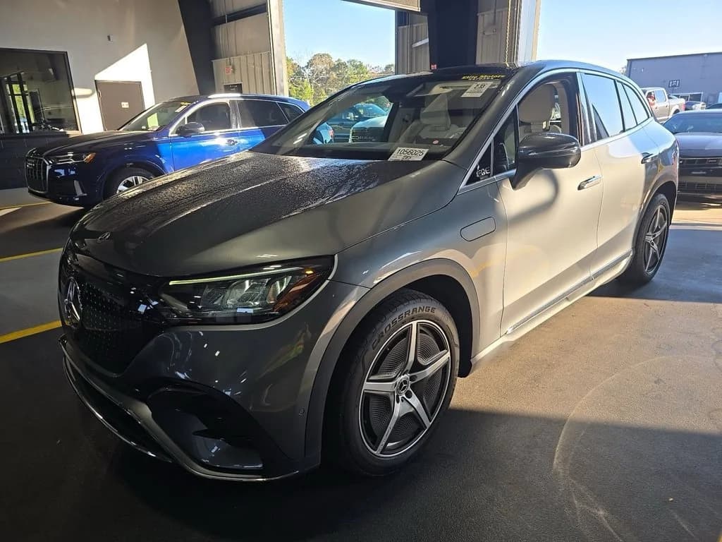 2023 Mercedes-Benz EQE Base — photo 1 of 12
