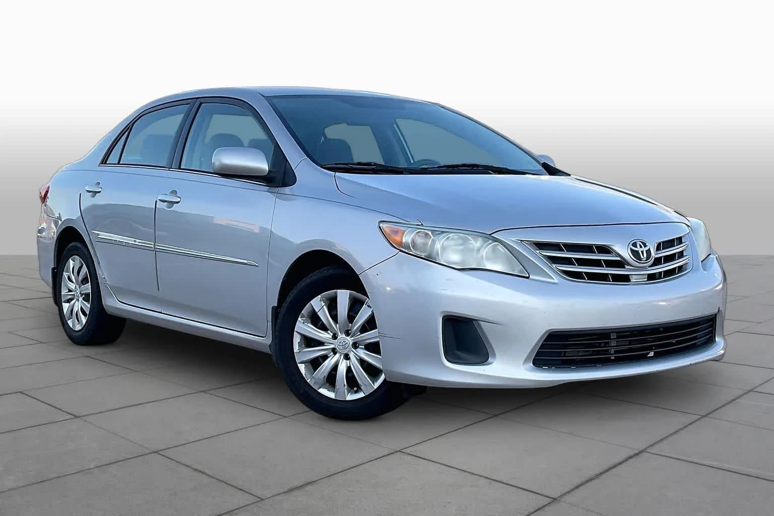 2013 Toyota Corolla LE — photo 1 of 29