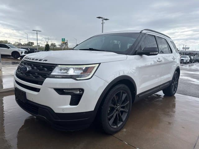 2018 Ford Explorer XLT — photo 1 of 12