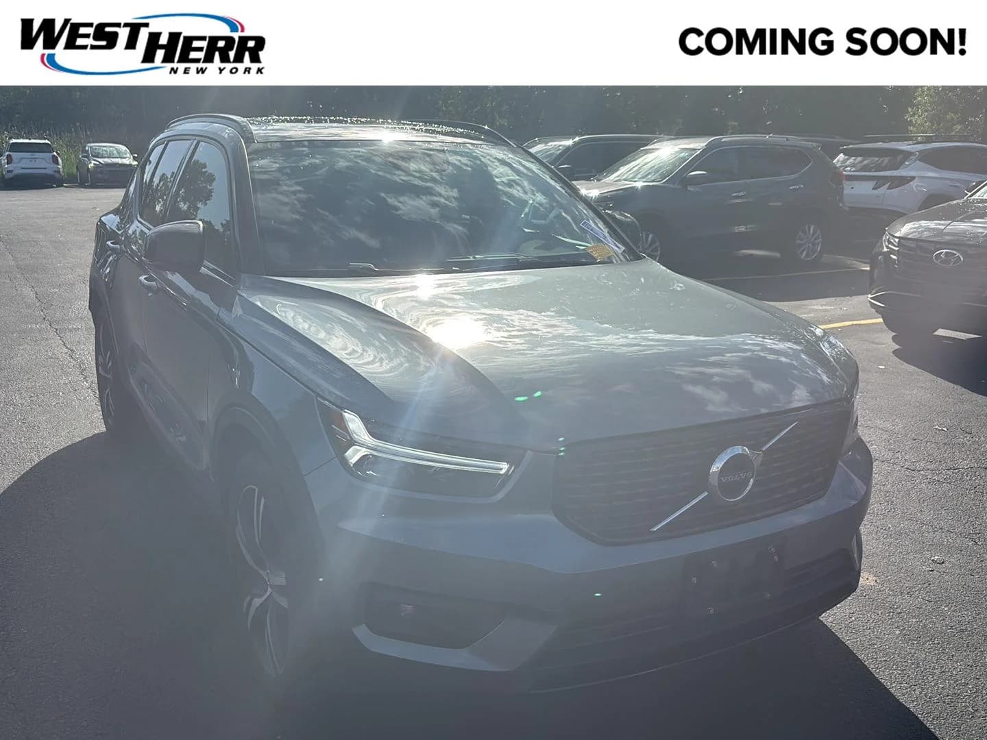 2019 Volvo XC40 R-Design — photo 1 of 9