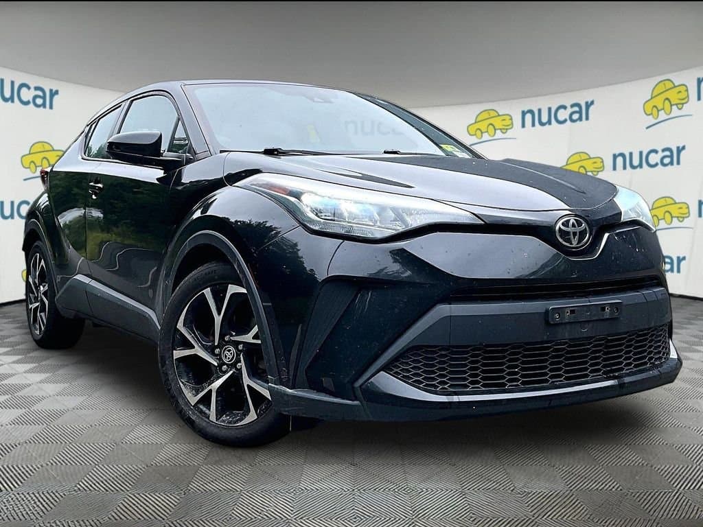 2020 Toyota C-HR XLE — photo 1 of 10
