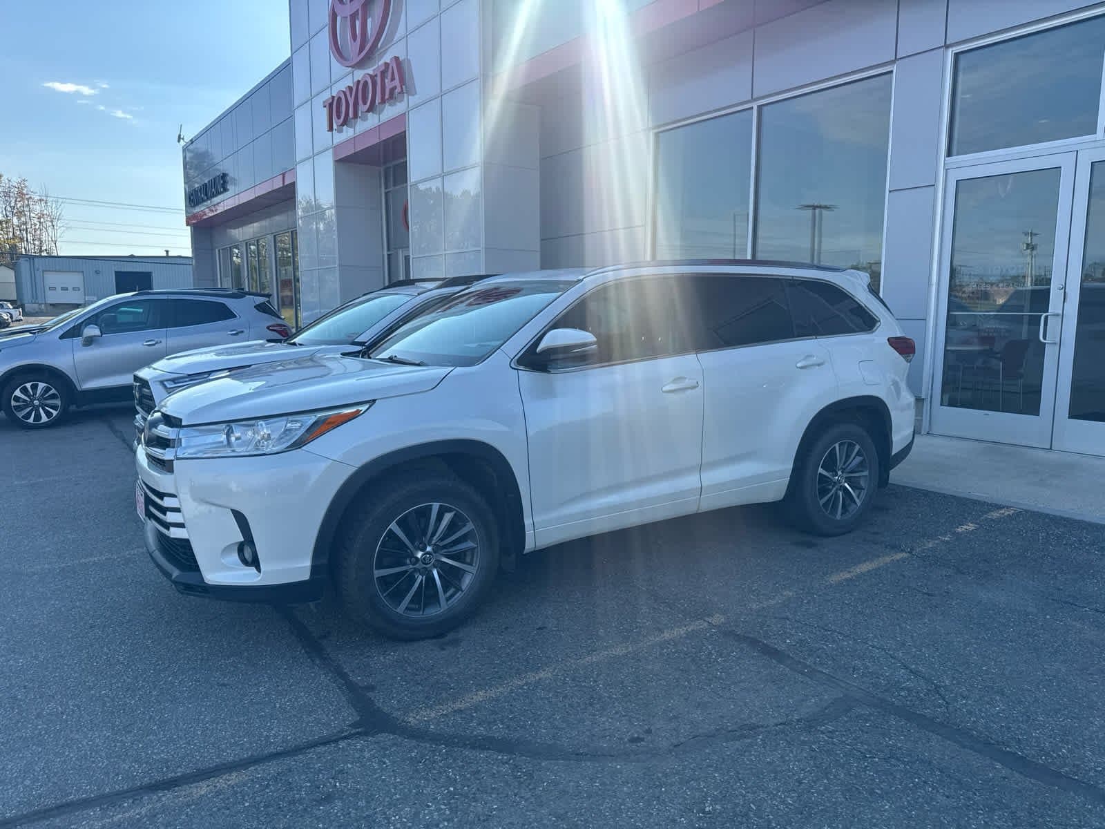 2018 Toyota Highlander XLE — photo 1 of 5