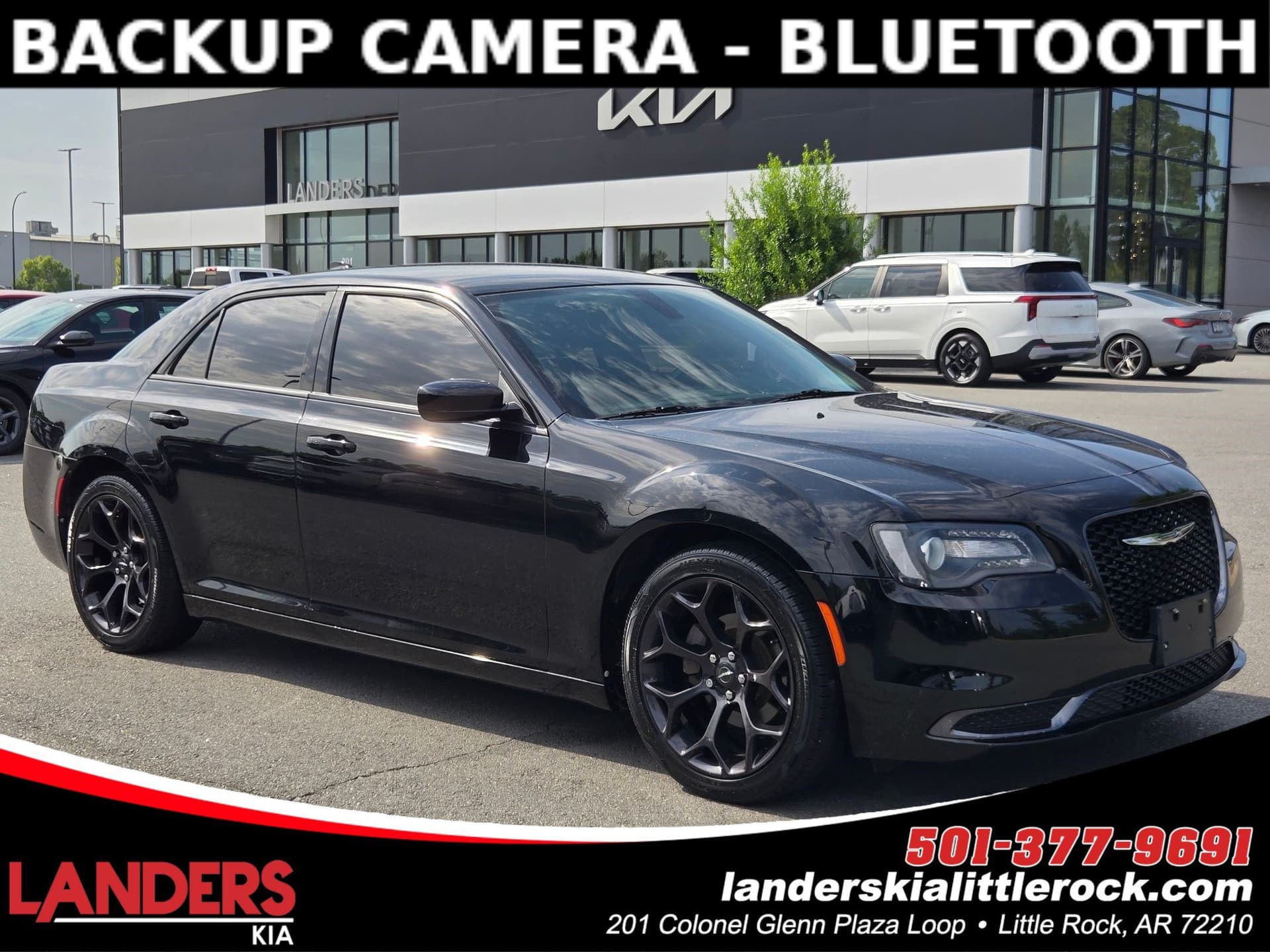 2020 Chrysler 300 Touring — photo 1 of 37