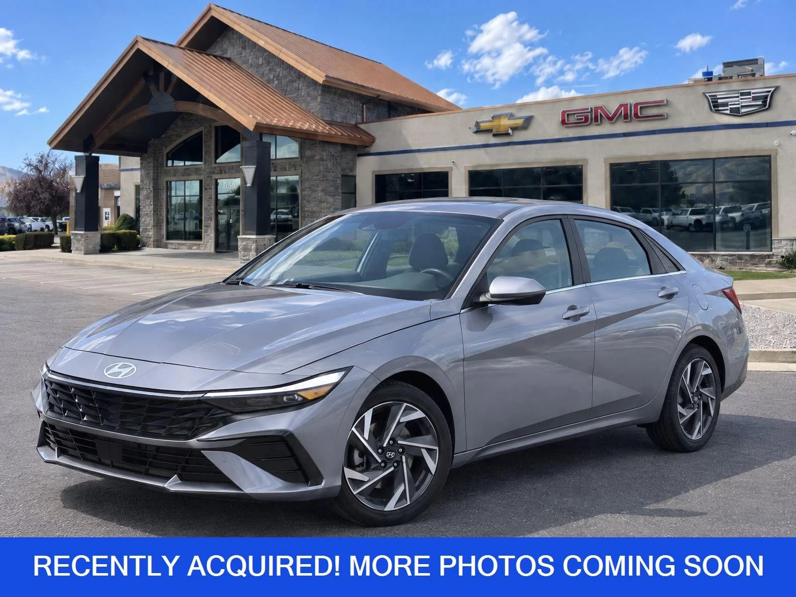 2025 Hyundai Elantra SEL Convenience — photo 1 of 8