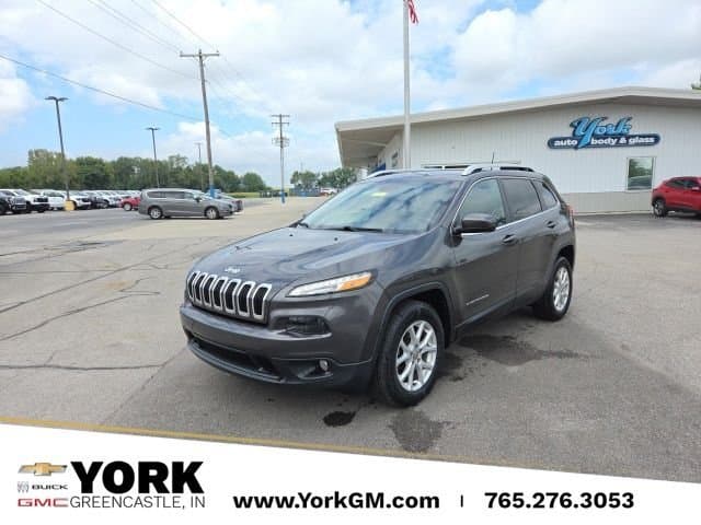 2017 Jeep Cherokee Latitude — photo 1 of 12