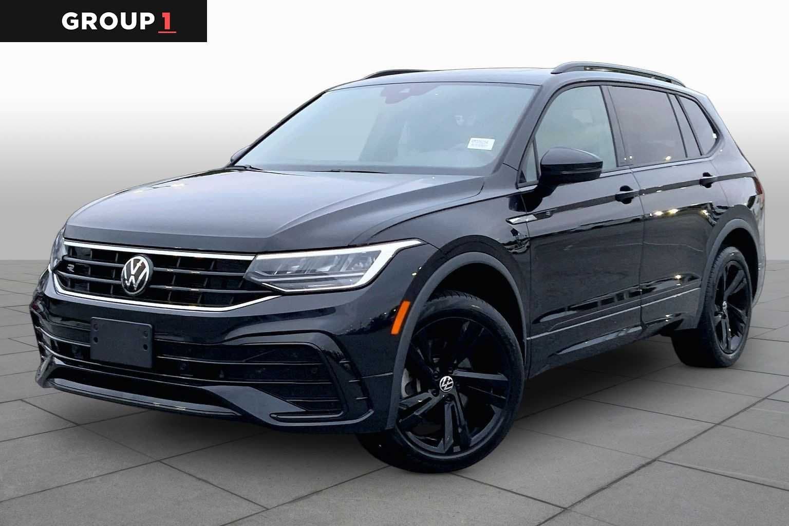 2024 Volkswagen Tiguan SE R-Line Black — photo 1 of 29