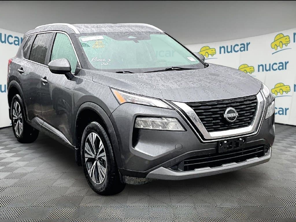 2023 Nissan Rogue SV — photo 1 of 3