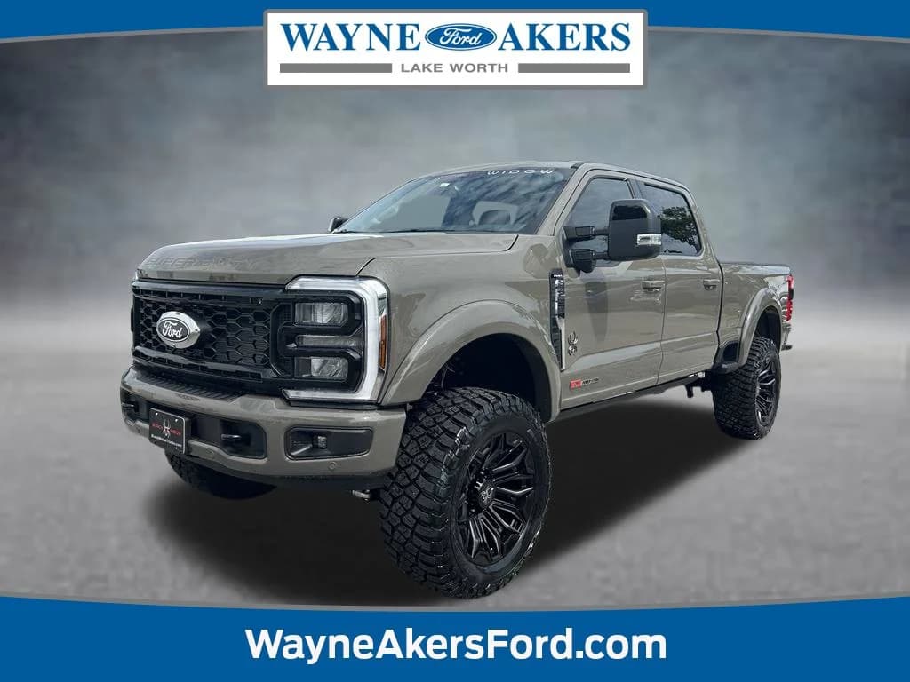 2027 Ford Super Duty F-250 SRW LARIAT — photo 1 of 44