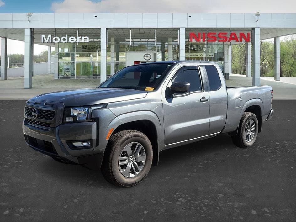 2025 Nissan Frontier SV — photo 1 of 30