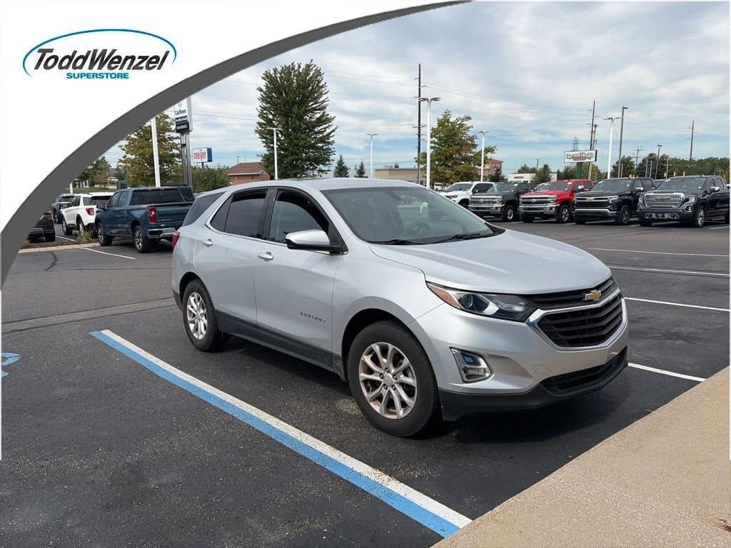 2018 Chevrolet Equinox LT — photo 1 of 13