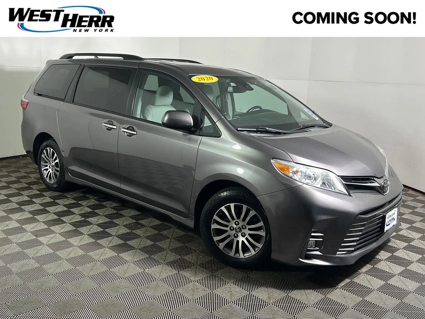 2020 Toyota Sienna XLE — photo 1 of 31